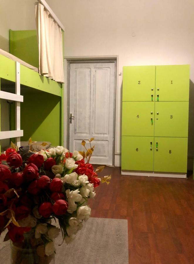 Brobro Hostel Тбилиси Экстерьер фото