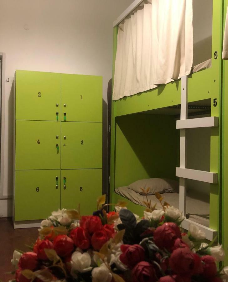 Brobro Hostel Тбилиси Экстерьер фото