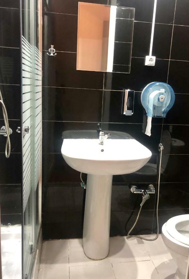 Brobro Hostel Тбилиси Экстерьер фото