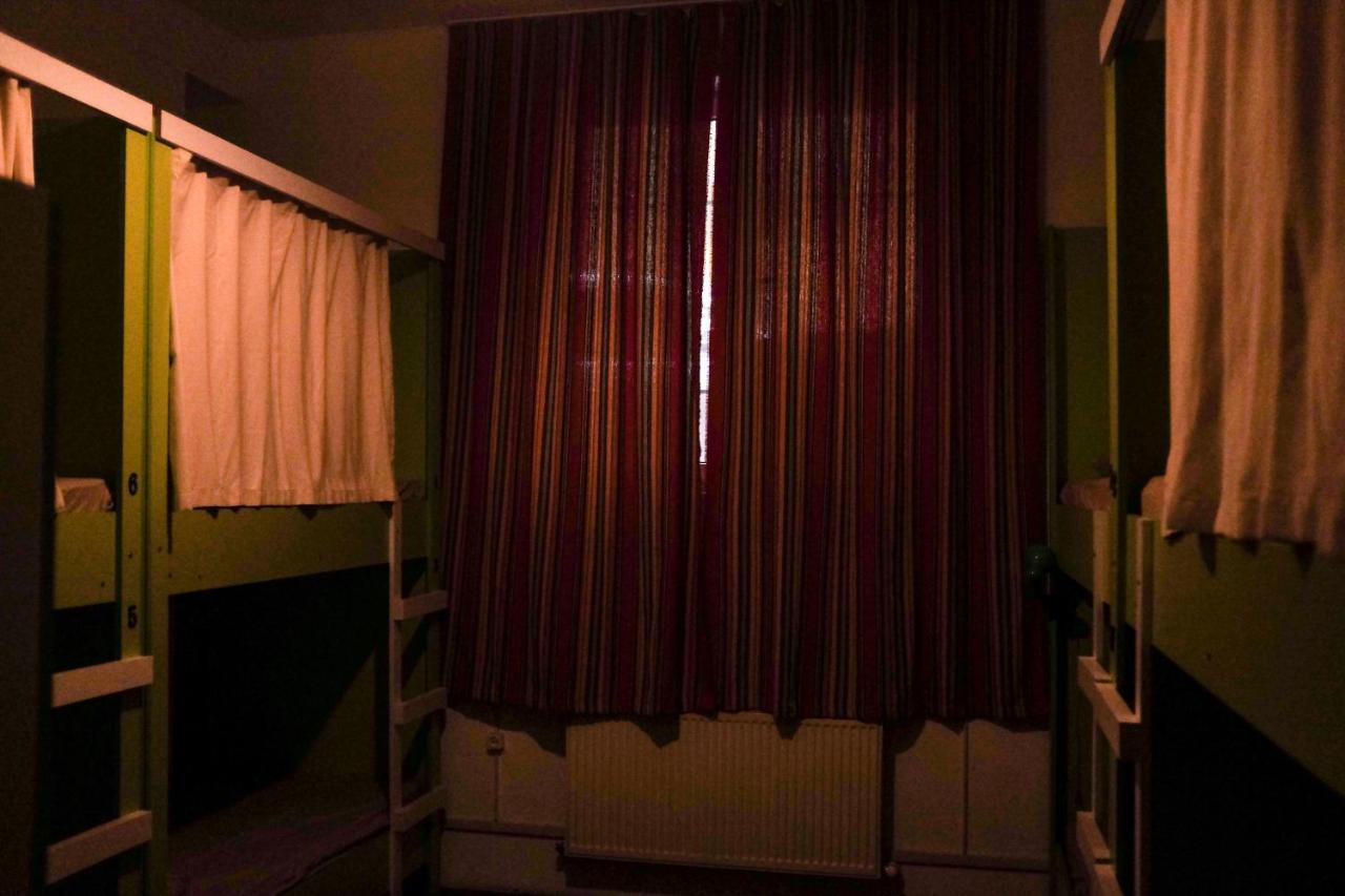 Brobro Hostel Тбилиси Экстерьер фото